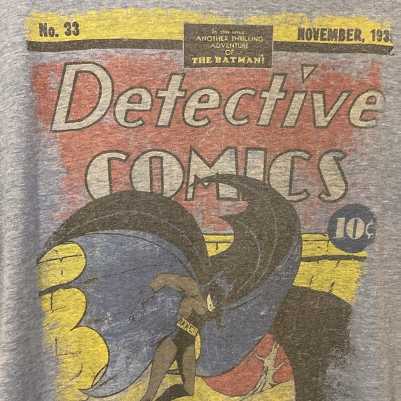 Detective Comics Batman Tee - Picture 2 of 4